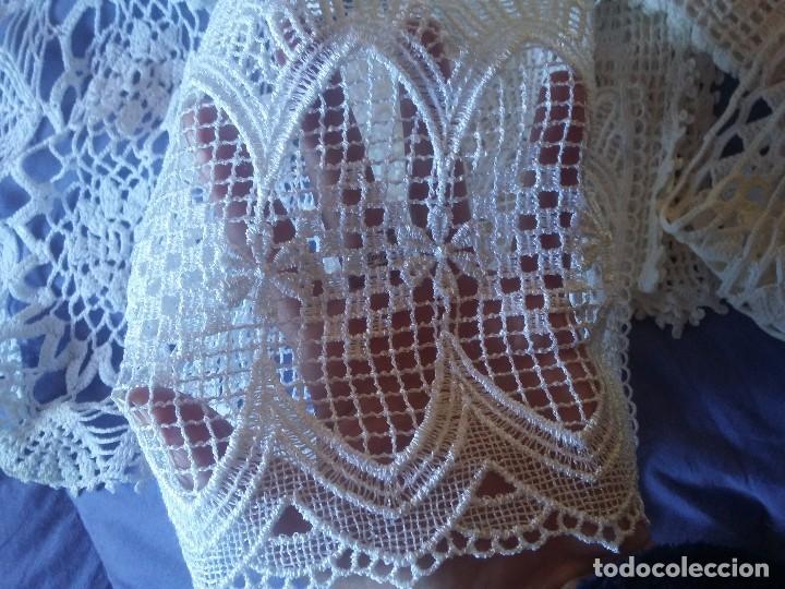 Antig&uuml;edades: Lote de pa&ntilde;itos de ganchillo - Foto 6