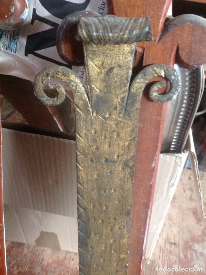 Antig&uuml;edades: Antiguos Apliques de metal sobre base de madera - Foto 14