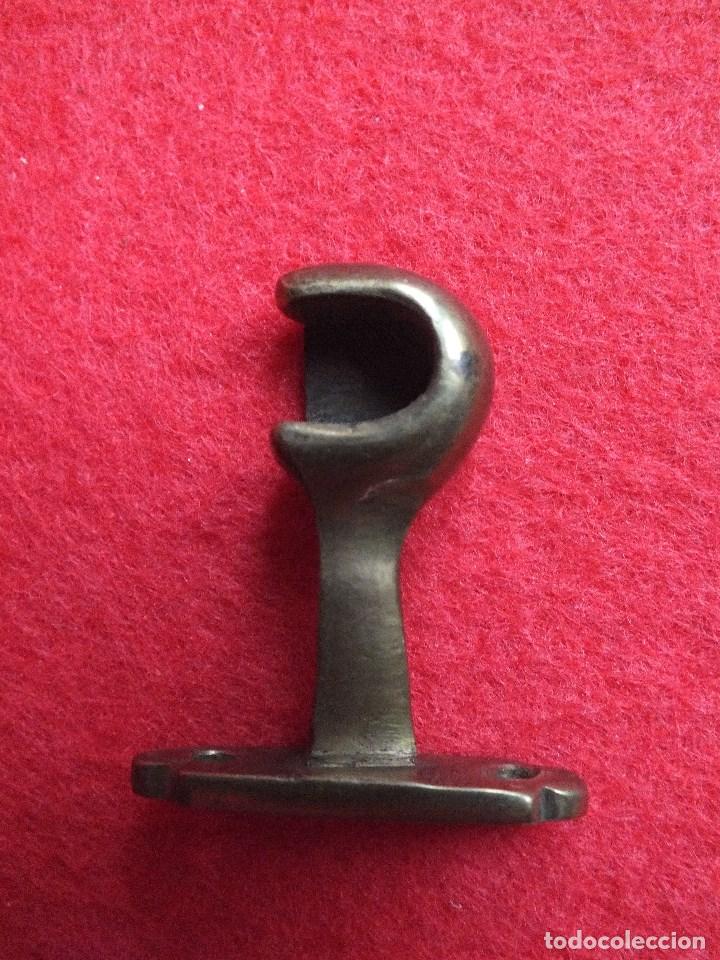 Antig&uuml;edades: soporte para barra de cortina o visillo en bronce ENV&Iacute;O GRATIS