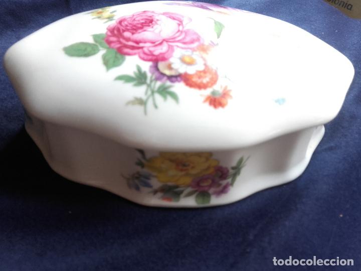 Antig&uuml;edades: Caja porcelana pintada - Foto 1