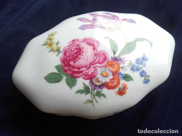Antig&uuml;edades: Caja porcelana pintada - Foto 2