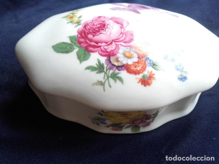 Antig&uuml;edades: Caja porcelana pintada - Foto 3
