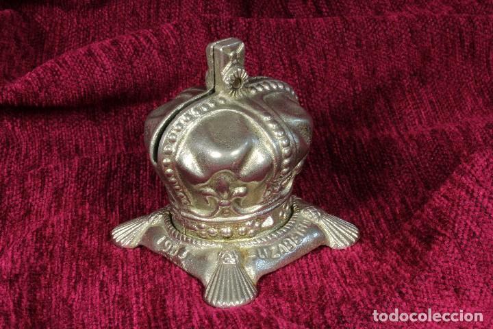 Antig&uuml;edades: Hucha Isabel II. Coronaci&oacute;n. Recordatorio. - Foto 1