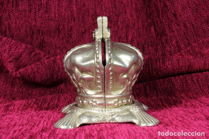 Antig&uuml;edades: Hucha Isabel II. Coronaci&oacute;n. Recordatorio. - Foto 8