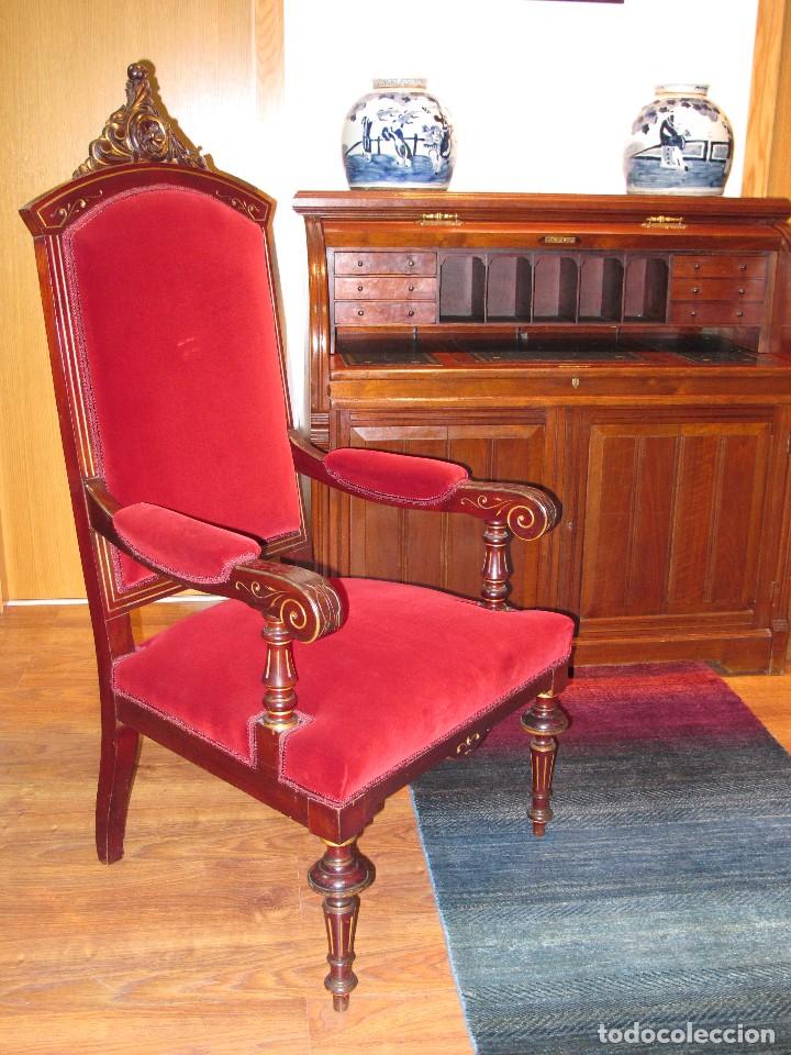 Antig&uuml;edades: IMPECABLE CONJUNTO CAOBA DOS SILLONES Y UN SOF&Aacute; - Foto 1
