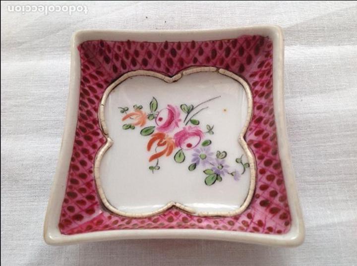 Antig&uuml;edades: Platillo cuadrado de porcelana de Samson - Foto 1