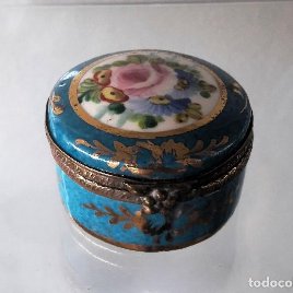 Cajita de porcelana francesa antigua
