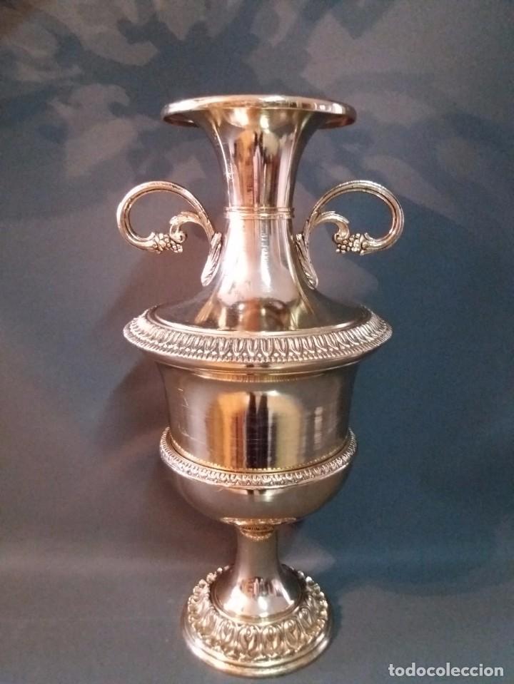 Antig&uuml;edades: PRECIOSO JARR&Oacute;N DE LAT&Oacute;N - Foto 1