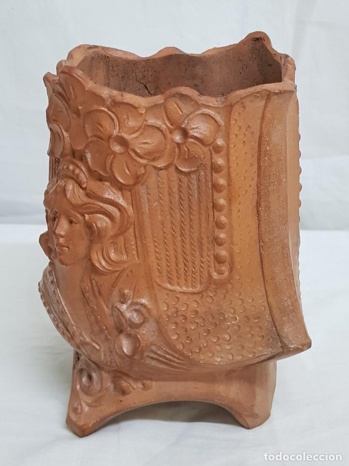 Antig&uuml;edades: Macetero modernista de terracota. c. 1900 - Foto 3