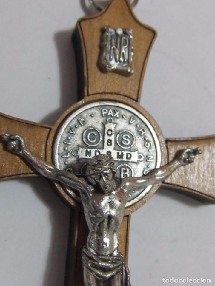 Antig&uuml;edades: CRUZ DE MADERA CON CRISTO PLATEADO - Foto 2