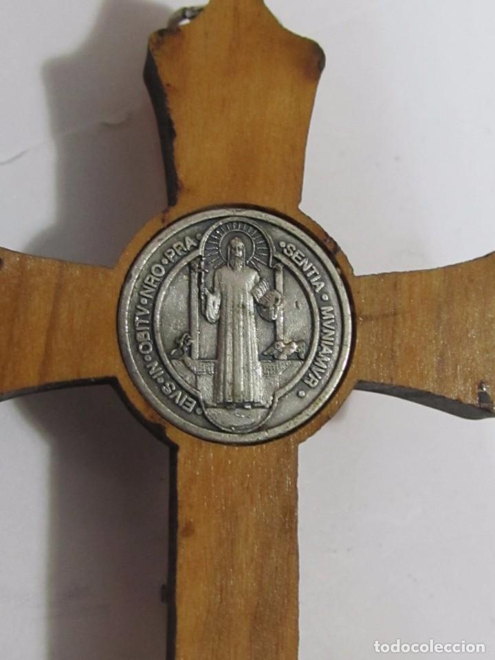 Antig&uuml;edades: CRUZ DE MADERA CON CRISTO PLATEADO - Foto 3