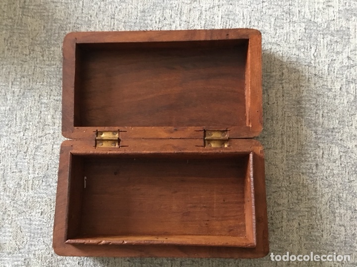 Antig&uuml;edades: Caja de madera tallada - Foto 3