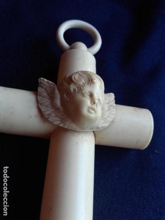 Antig&uuml;edades: Crucifijo celuloide - Foto 3