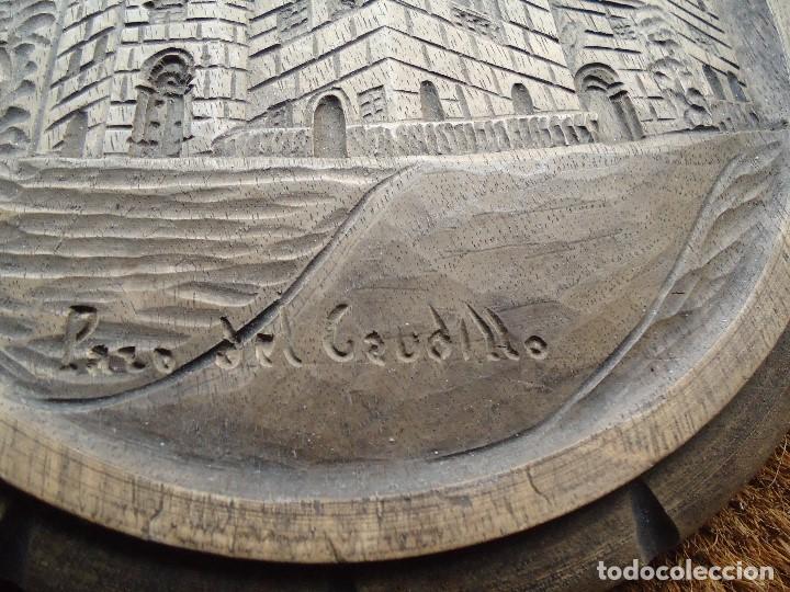Antig&uuml;edades: CURIOSO EN MADERA RELIEVE PAZO DEL CAUDILLO 18 cm. - Foto 1