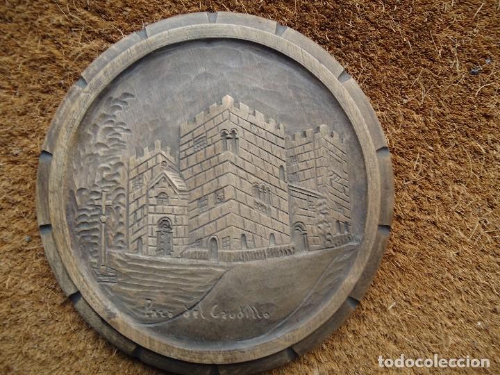 Antig&uuml;edades: CURIOSO EN MADERA RELIEVE PAZO DEL CAUDILLO 18 cm. - Foto 2