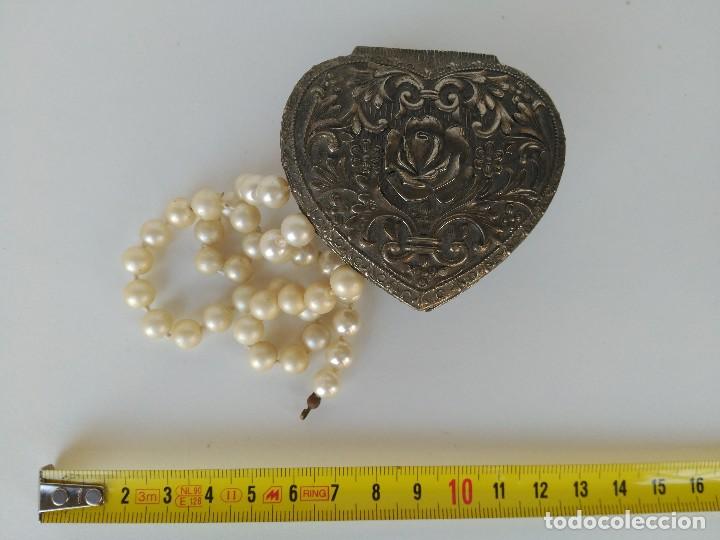 Antig&uuml;edades: Cajita y collar antiguos - Foto 1