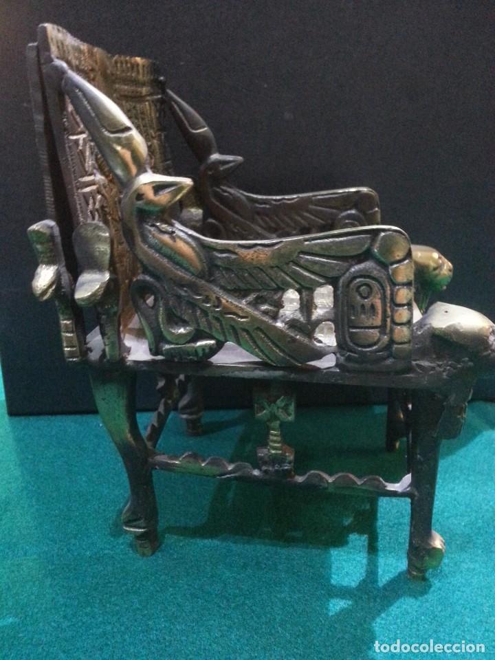 Antig&uuml;edades: SILLA EGIPCIA BRONCE - Foto 2