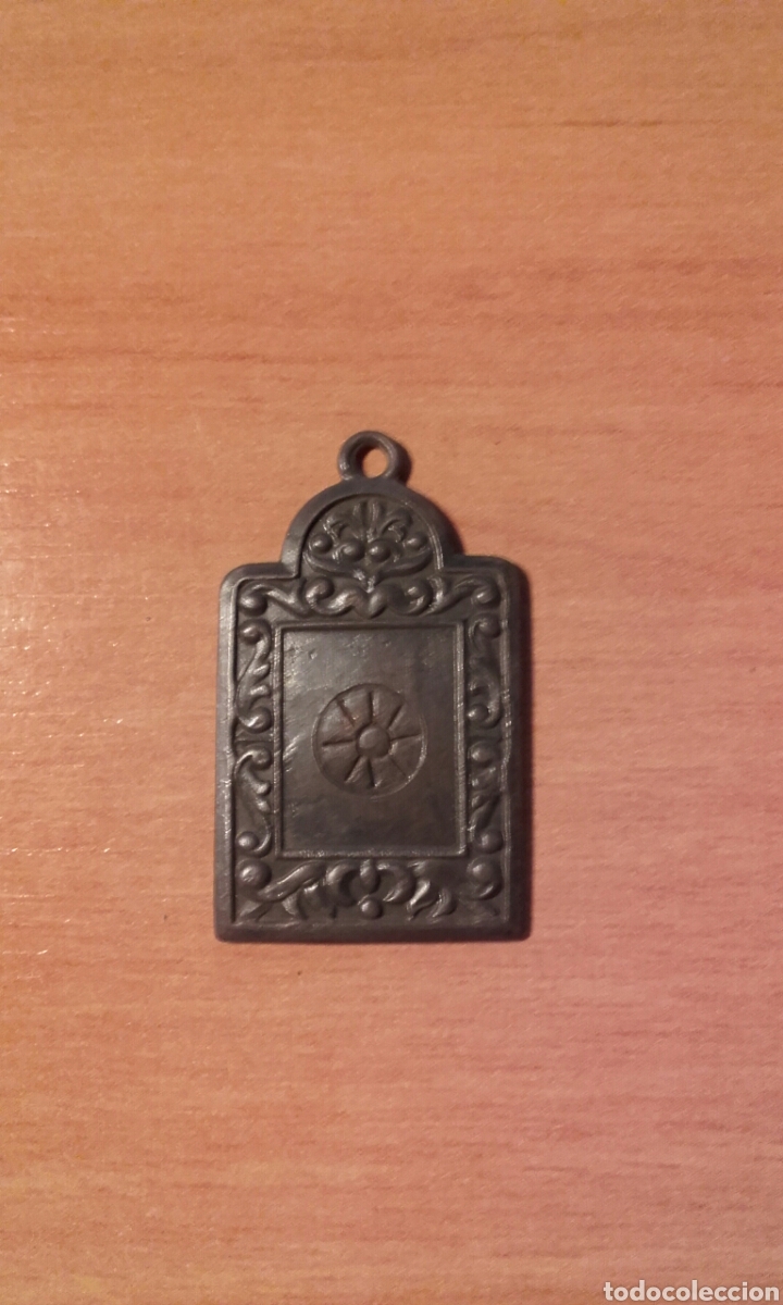 Antig&uuml;edades: MON 1436 - MEDALLA CON ROSETON - MEDALLA RECTANGULAR CON ROLEOS VEGETALES - Foto 1