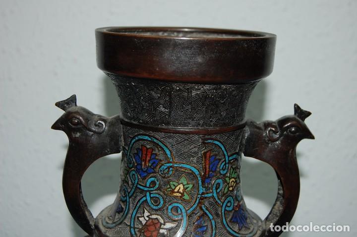 Antig&uuml;edades: JARRON EN BRONCE Y ESMALTE CLOISONNE DE 1900 - Foto 5