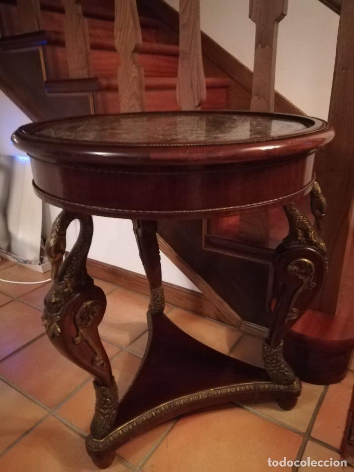 Antig&uuml;edades: Velador cisnes - Foto 1