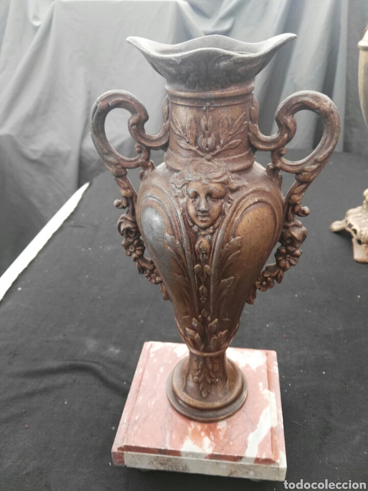 Antig&uuml;edades: Antiguo jarron con querubin s XIX - Foto 1
