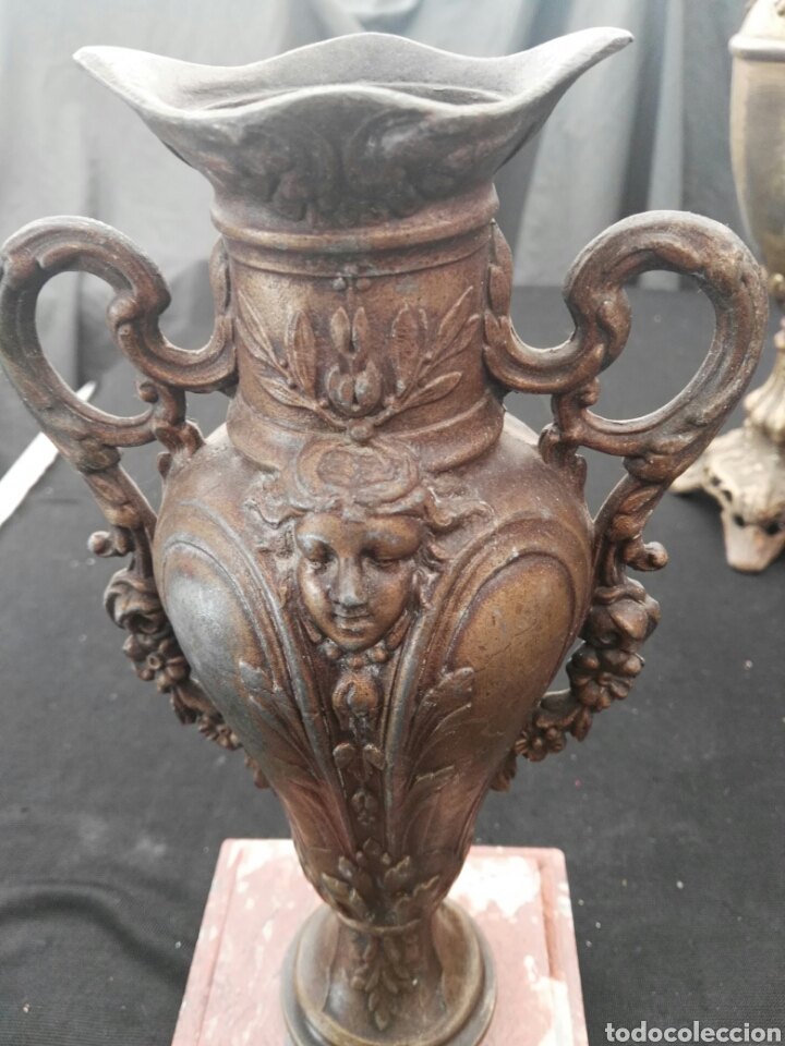 Antig&uuml;edades: Antiguo jarron con querubin s XIX - Foto 2