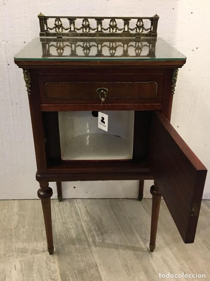 Antig&uuml;edades: CONJUNTO DE CAMA Y MESILLAS ESTILO IMPERIO - Foto 3