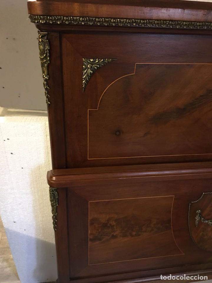 Antig&uuml;edades: CONJUNTO DE CAMA Y MESILLAS ESTILO IMPERIO - Foto 4