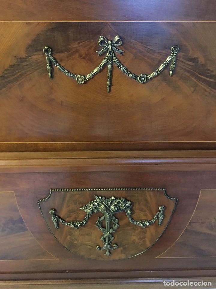 Antig&uuml;edades: CONJUNTO DE CAMA Y MESILLAS ESTILO IMPERIO - Foto 6