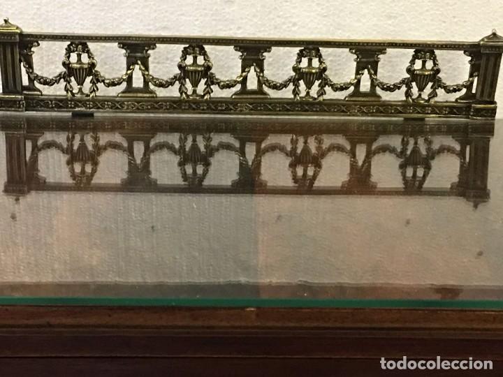 Antig&uuml;edades: CONJUNTO DE CAMA Y MESILLAS ESTILO IMPERIO - Foto 8