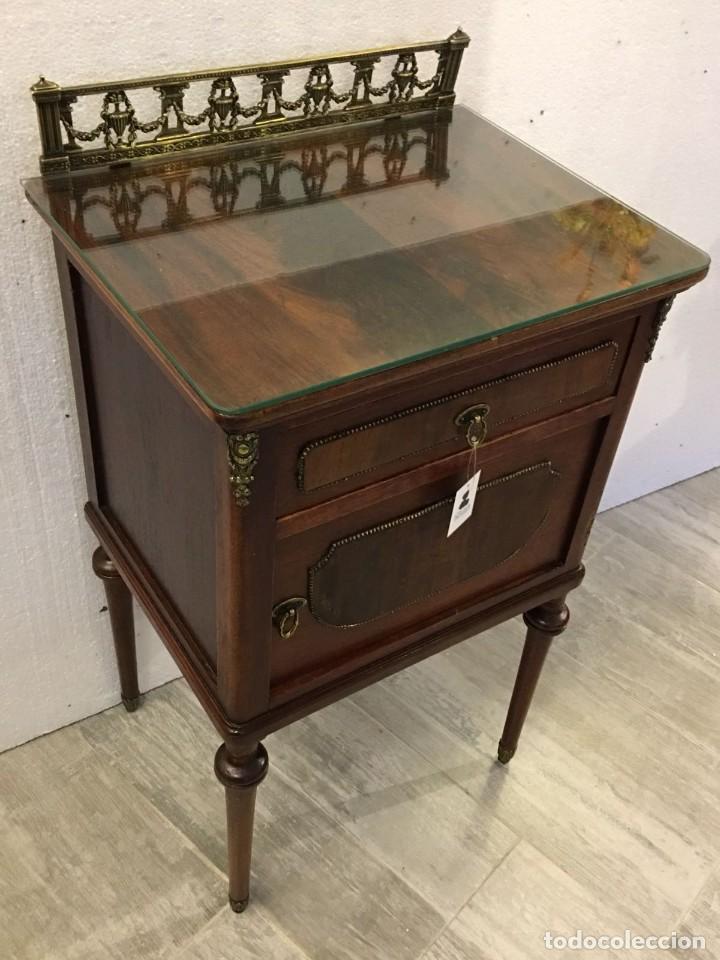 Antig&uuml;edades: CONJUNTO DE CAMA Y MESILLAS ESTILO IMPERIO - Foto 10
