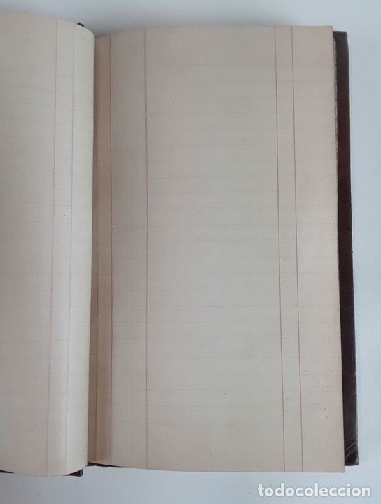 Antig&uuml;edades: CAJA DE TABACO CON LIBRETA. MADERA Y PIEL. CIRCA 1940. - Foto 5