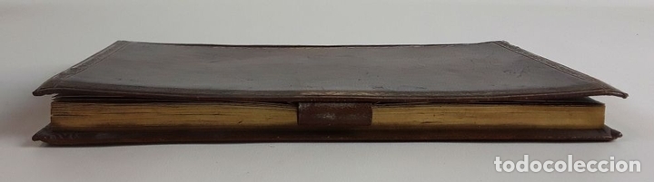 Antig&uuml;edades: CAJA DE TABACO CON LIBRETA. MADERA Y PIEL. CIRCA 1940. - Foto 6