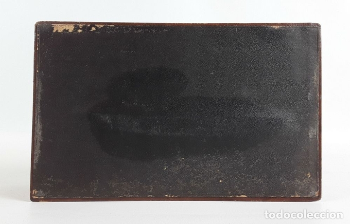 Antig&uuml;edades: CAJA DE TABACO CON LIBRETA. MADERA Y PIEL. CIRCA 1940. - Foto 14