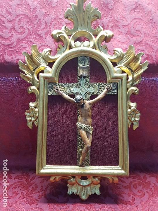 Antig&uuml;edades: RETABLO CORNUCOPIA CON CRUCIFICADO EN TALLA DE MADERA - Foto 1