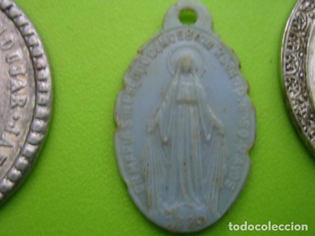 Antig&uuml;edades: Lote de medallas religiosas - Foto 5