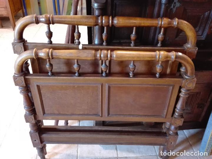 Antig&uuml;edades: CAMA DE CADETE DE CODOS CON PALILLERIA - Foto 1