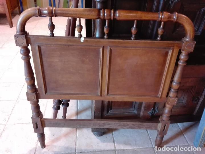 Antig&uuml;edades: CAMA DE CADETE DE CODOS CON PALILLERIA - Foto 3