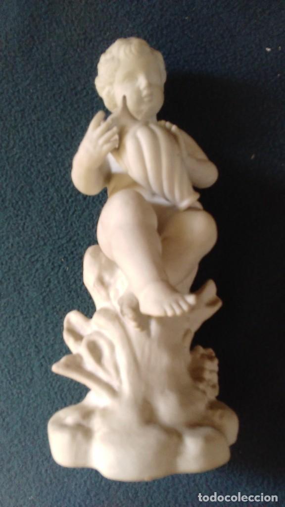 Antiquit&eacute;s: Figura de ni&ntilde;o portando un &aacute;nfora en porcelana de biscuit. Numerado en la base 171