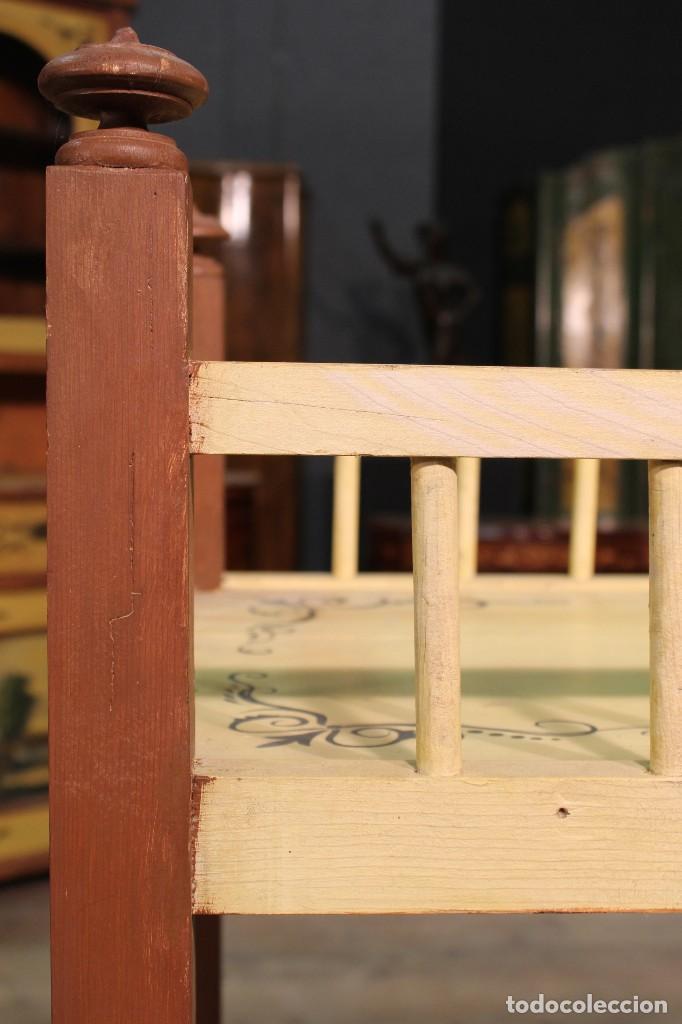 Antig&uuml;edades: Florero en madera pintado a la mano - Foto 4
