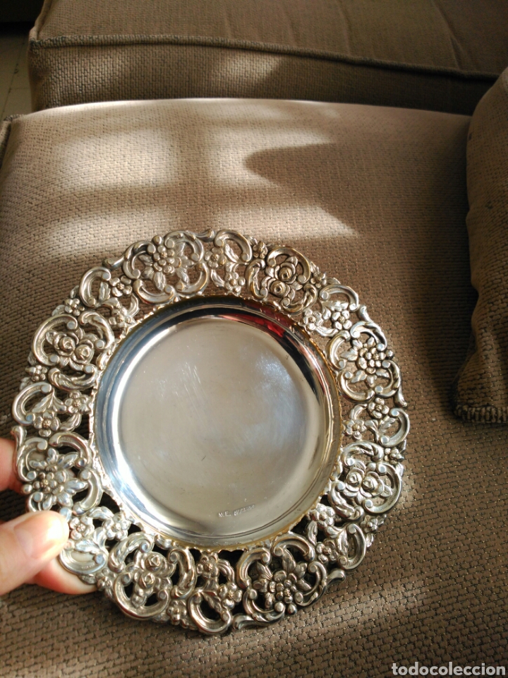 Antig&uuml;edades: Plato plateado con relieve - Foto 4