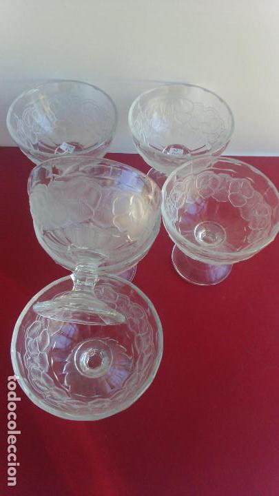 Antig&uuml;edades: SEIS COPAS DE COCTEL DE CRISTAL MOLDADO - Foto 2