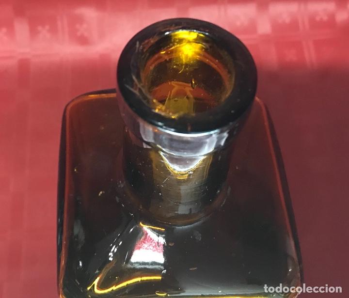 Antig&uuml;edades: ANTIGUA BOTELLA DE LICOR CON BURBUJAS EN EL INTERIOR - Foto 3
