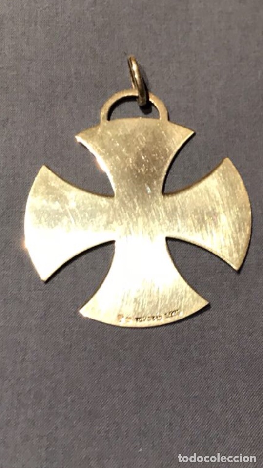 Antig&uuml;edades: Cruz Pectoral de plata - Foto 1
