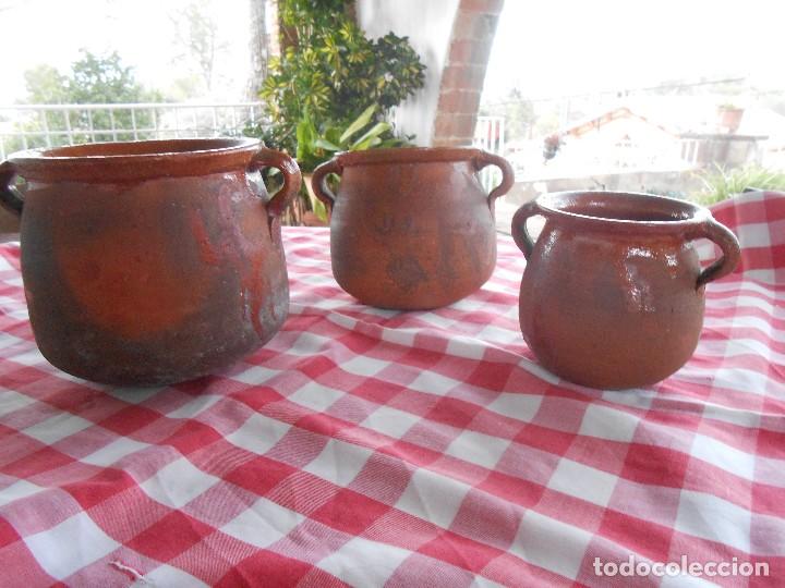 Antig&uuml;edades: 3 OLLAS DE BARRO - Foto 1