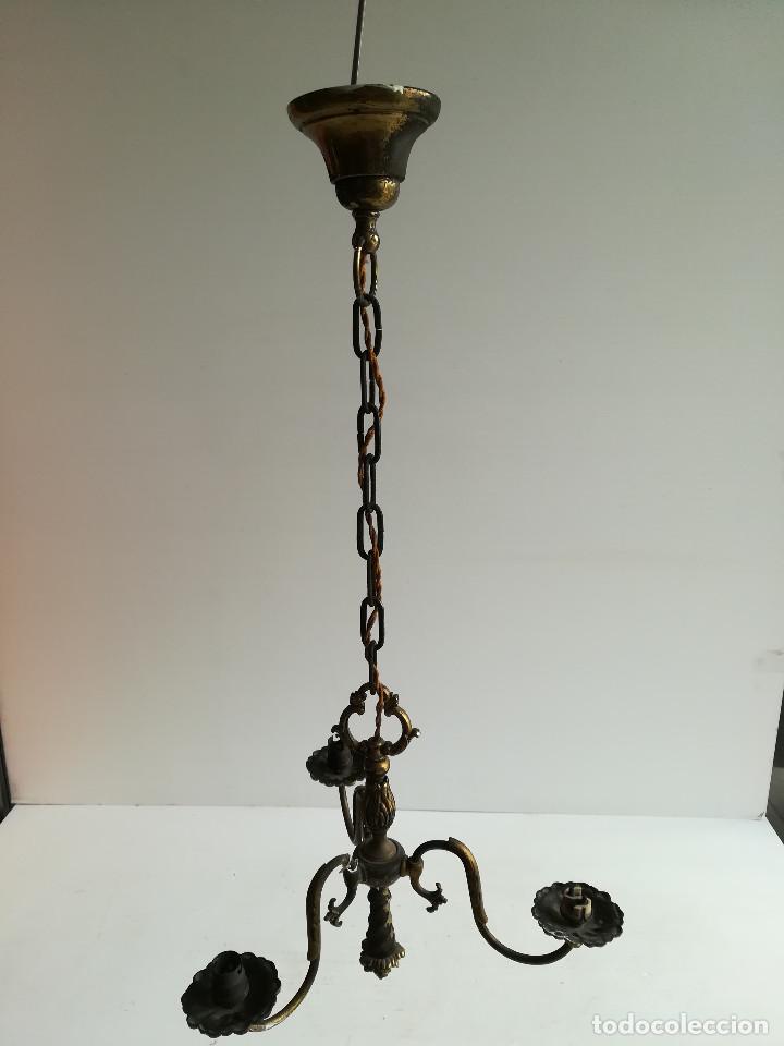 Antig&uuml;edades: LAMPARA DE TECHO DE BRONCE PARA TRES LUCES - Foto 2