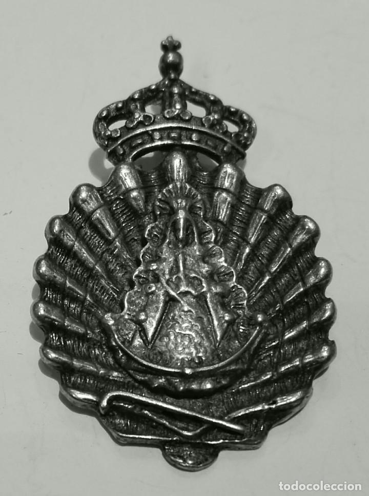 Antig&uuml;edades: medalla virgen del rocio con concha y corona - 4cms - Foto 1