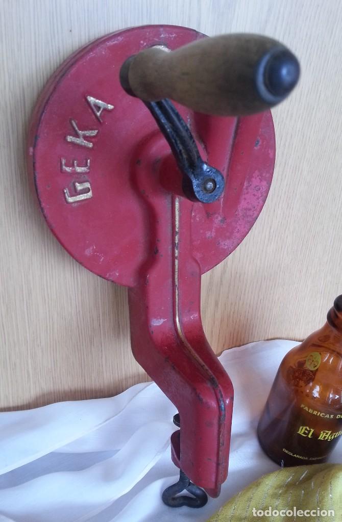 Antiques: Molinillo de cereales. Muy curioso. Marca GEKA