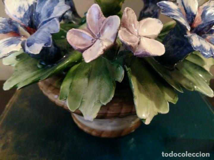 Antig&uuml;edades: CESTA CESTO CON ASA Y FLORES CAPODIMONTE - Foto 8