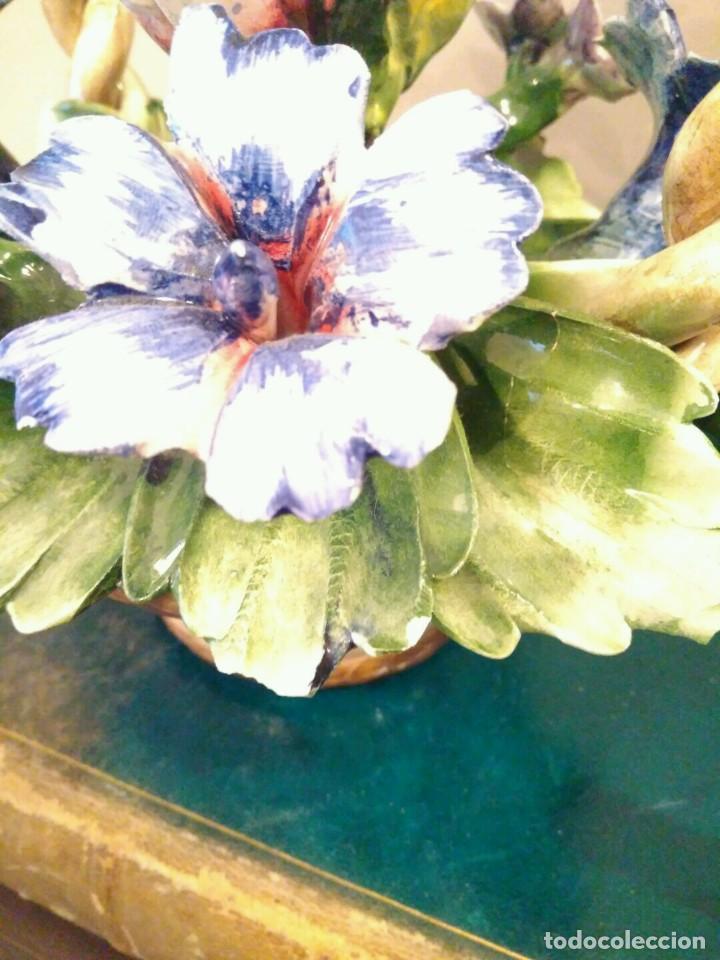 Antig&uuml;edades: CESTA CESTO CON ASA Y FLORES CAPODIMONTE - Foto 11
